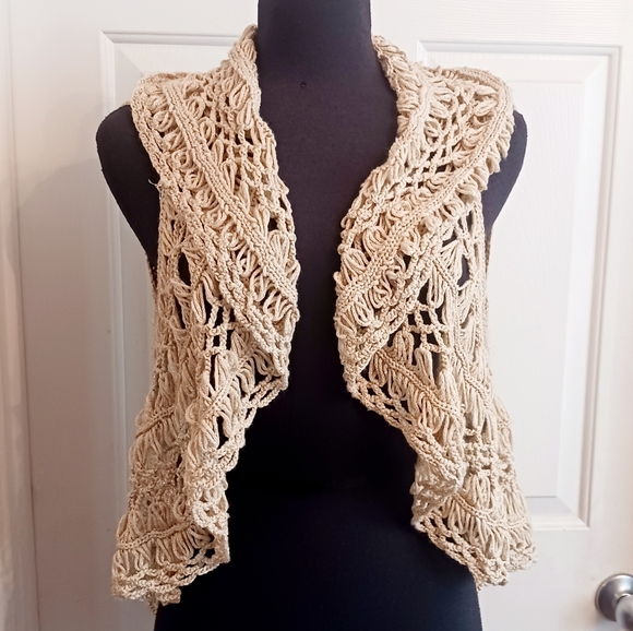 Casual Cream Crochet Vest Size M/L - Picture 3 of 4